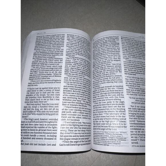 The One Year Bible Arranged in 365 Daily Readings NIV New International Version - Picture 4 of 13